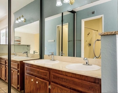 11485 Spitfire Rd - Photo Thumbnail 9