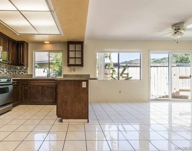 11485 Spitfire Rd - Photo Thumbnail 5