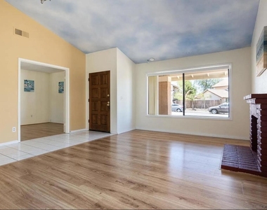 11485 Spitfire Rd - Photo Thumbnail 6