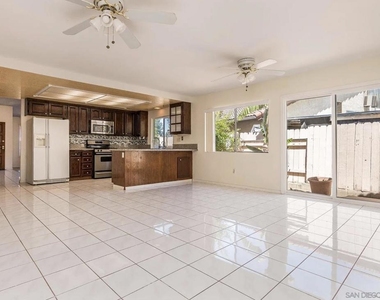 11485 Spitfire Rd - Photo Thumbnail 3