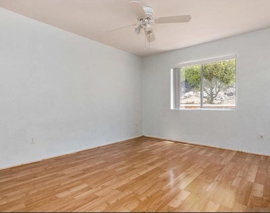 11485 Spitfire Rd - Photo Thumbnail 14