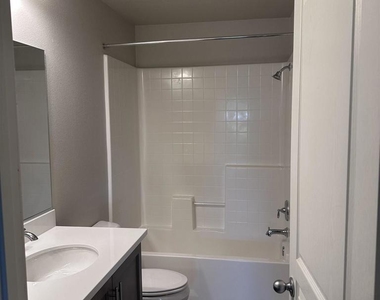 30521 Green Vista - Photo Thumbnail 17