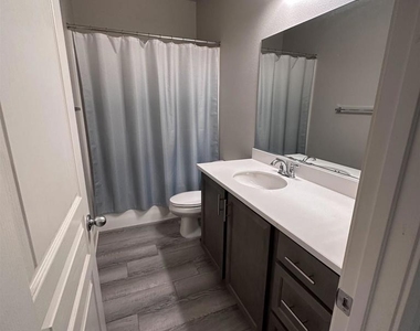 30521 Green Vista - Photo Thumbnail 10