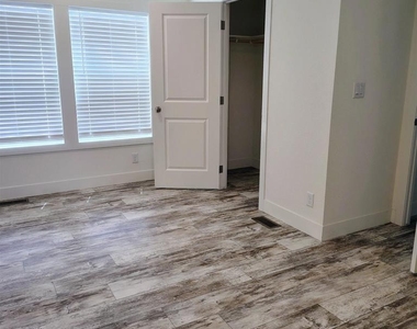 9441 Domer Rd - Photo Thumbnail 6