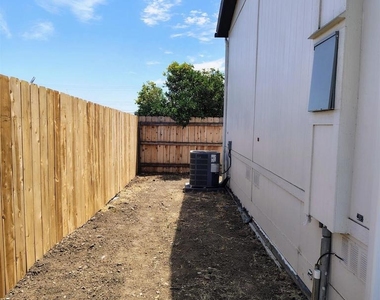 9441 Domer Rd - Photo Thumbnail 15