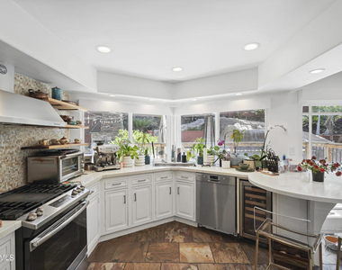 2355 Stormcroft Court - Photo Thumbnail 16