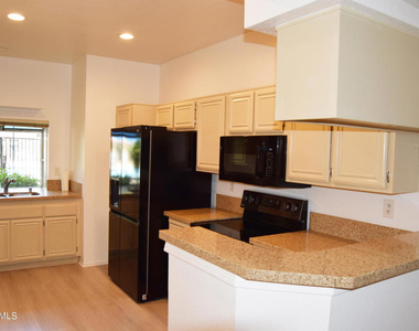 668 Oak Run Trail - Photo Thumbnail 4