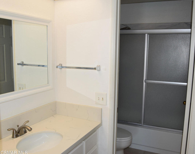 668 Oak Run Trail - Photo Thumbnail 10