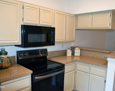 668 Oak Run Trail - Photo Thumbnail 6