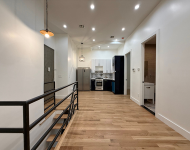 11 Marcus Garvey Boulevard - Photo Thumbnail 1