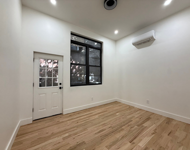 11 Marcus Garvey Boulevard - Photo Thumbnail 13