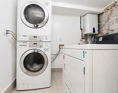 11 Marcus Garvey Boulevard - Photo Thumbnail 19