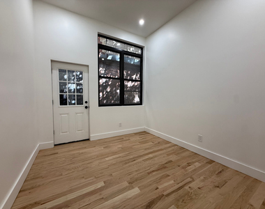 11 Marcus Garvey Boulevard - Photo Thumbnail 10