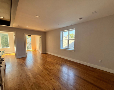682 East 21st Street - Photo Thumbnail 3