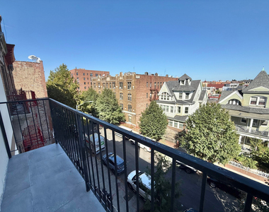 454 East 26th Street - Photo Thumbnail 5