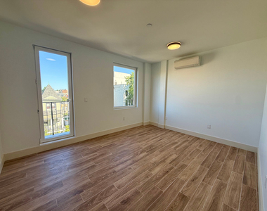 454 East 26th Street - Photo Thumbnail 4