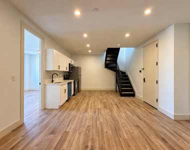 454 East 26th Street - Photo Thumbnail 1