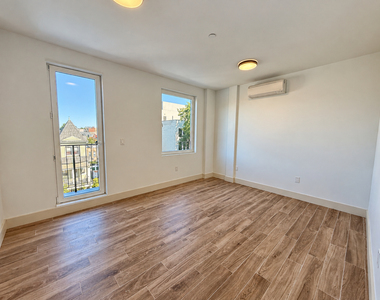 454 East 26th Street - Photo Thumbnail 4