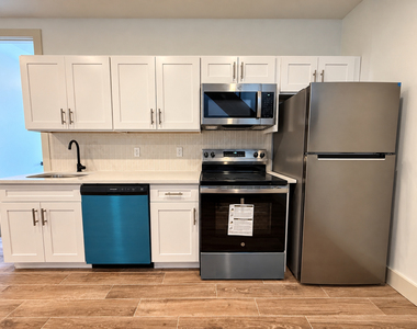 454 East 26th Street - Photo Thumbnail 2