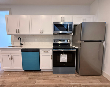 454 East 26th Street - Photo Thumbnail 2