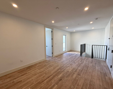454 East 26th Street - Photo Thumbnail 10