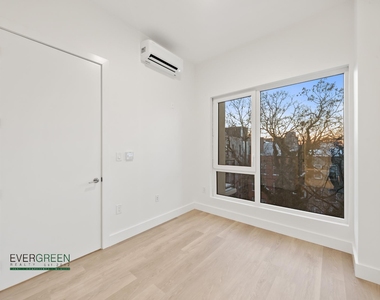 354 East 28th Street - Photo Thumbnail 3