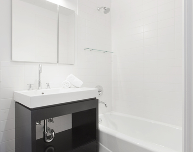 30 Washington Street - Photo Thumbnail 4