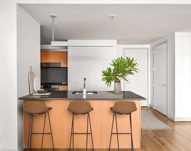 Spruce St. - Photo Thumbnail 2