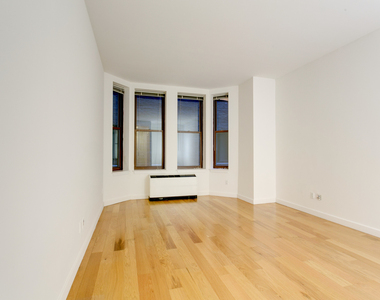 37 Wall Street - Photo Thumbnail 2