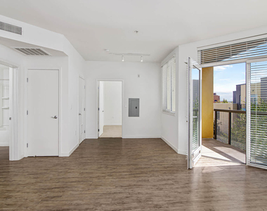 1333 Powell Street - Photo Thumbnail 11