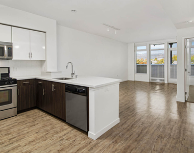 1333 Powell Street - Photo Thumbnail 4