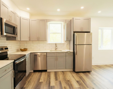 Live the Dream on 80th Drive, Jamaica Estates - Photo Thumbnail 3