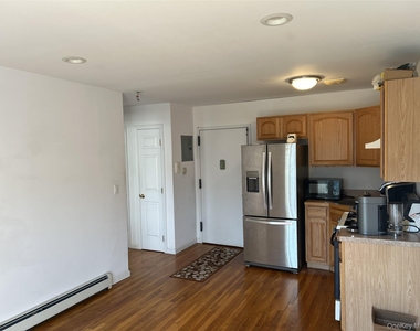 4325 215 Street - Photo Thumbnail 6