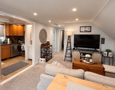 537 E Park Avenue - Photo Thumbnail 10