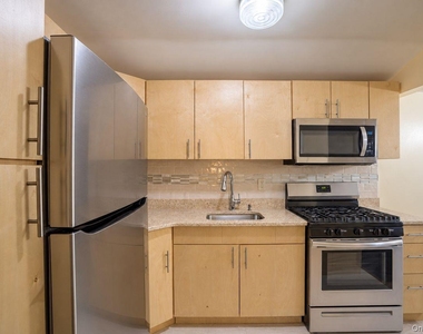 16504 Sayres Avenue - Photo Thumbnail 7