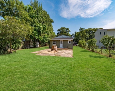 125 Sunset Avenue - Photo Thumbnail 13