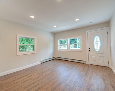 125 Sunset Avenue - Photo Thumbnail 3