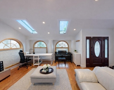 45-44 Browvale Lane - Photo Thumbnail 1