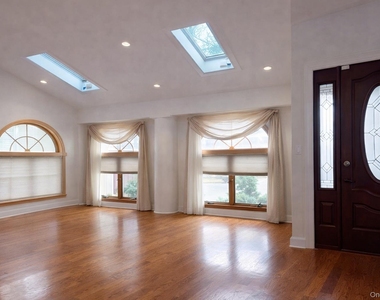 45-44 Browvale Lane - Photo Thumbnail 4