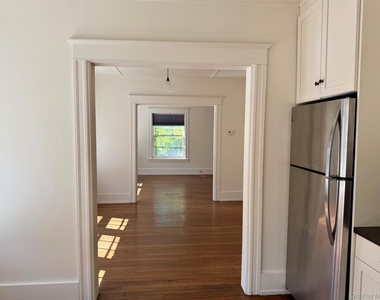 224 Main Street - Photo Thumbnail 8