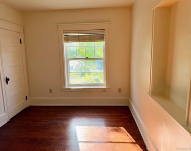 224 Main Street - Photo Thumbnail 17