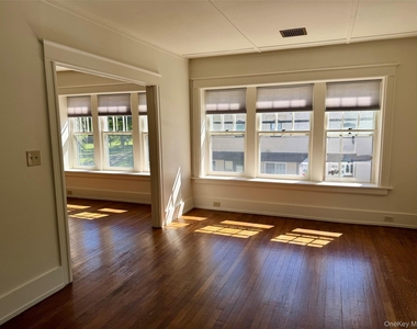 224 Main Street - Photo Thumbnail 9