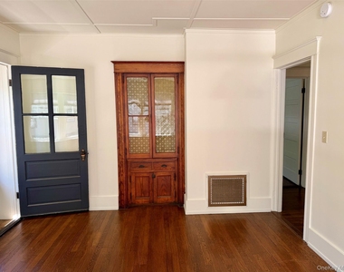 224 Main Street - Photo Thumbnail 12