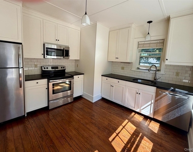 224 Main Street - Photo Thumbnail 4