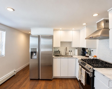 106 Pacific Boulevard - Photo Thumbnail 19