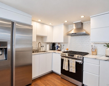 106 Pacific Boulevard - Photo Thumbnail 18