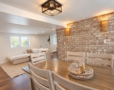 106 Pacific Boulevard - Photo Thumbnail 13
