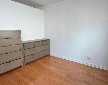83-06 Vietor Avenue - Photo Thumbnail 5