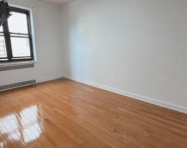 83-06 Vietor Avenue - Photo Thumbnail 2