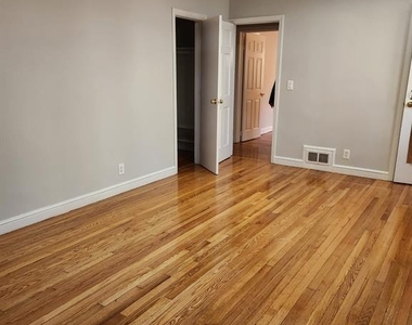 8 Brampton Lane - Photo Thumbnail 2
